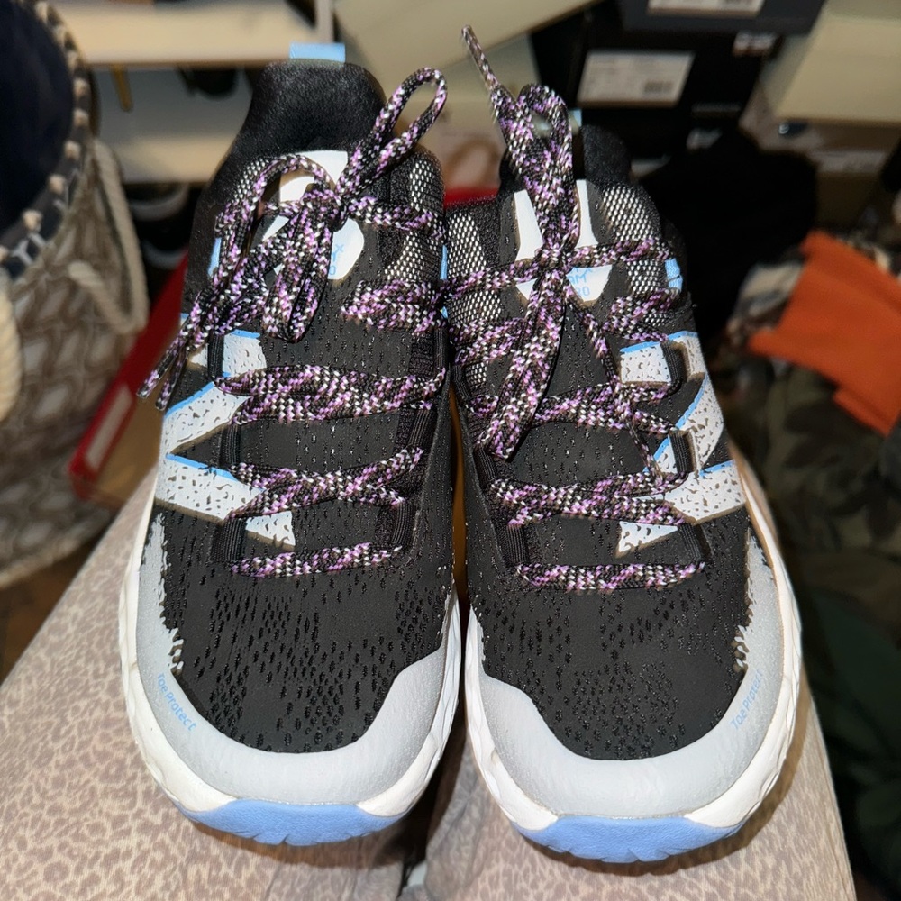 New Balance - Picture 2 of 4